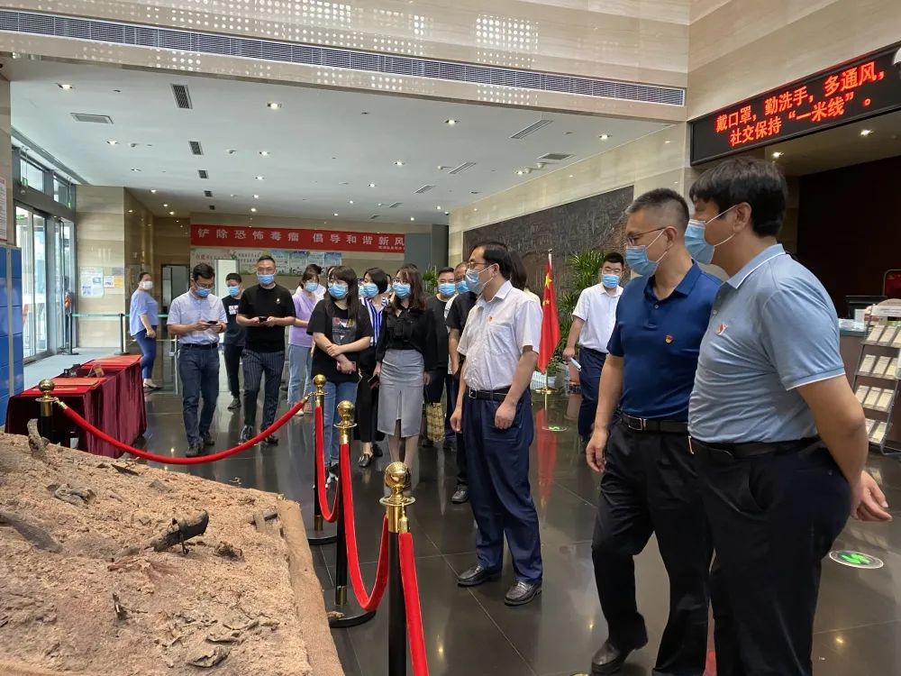 京津科技谷组织党员干部参观党史学习教育主题展览(图1)