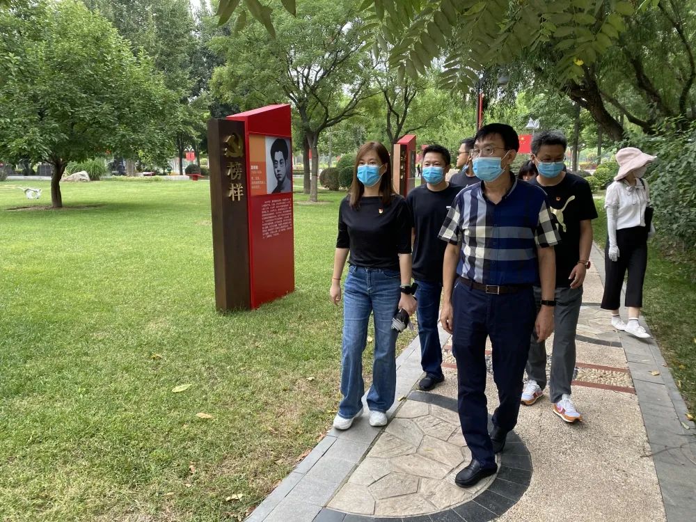 京津科技谷组织党员干部参观党史学习教育主题展览(图2)