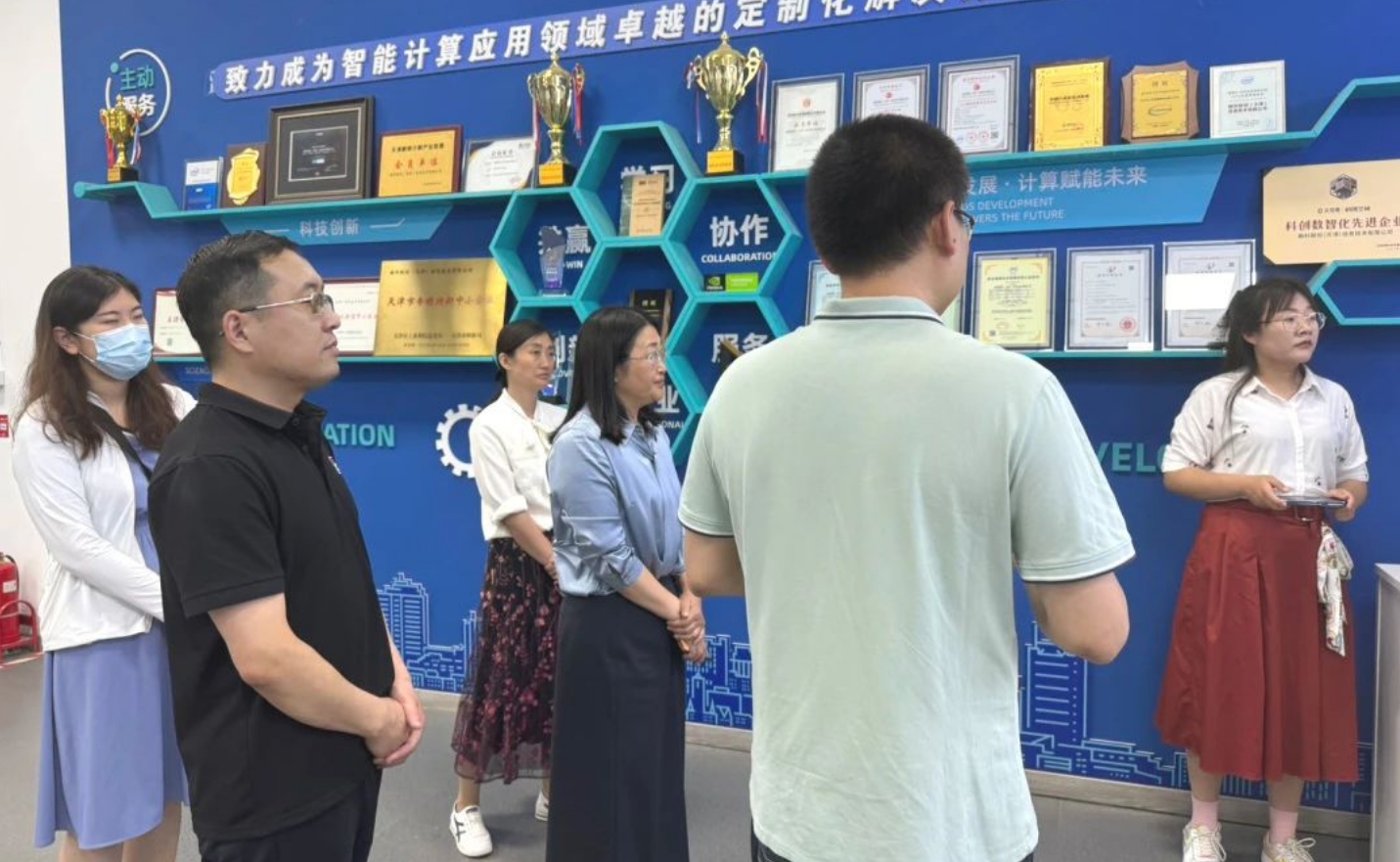 定州市驻天津招商联络处到京津科技谷考察交流(图2)